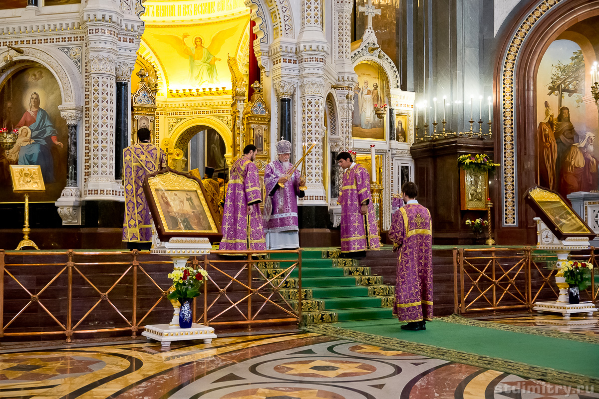 Божественная литургия в Храме Христа Спасителя в Москве - Тарская епархия Русско